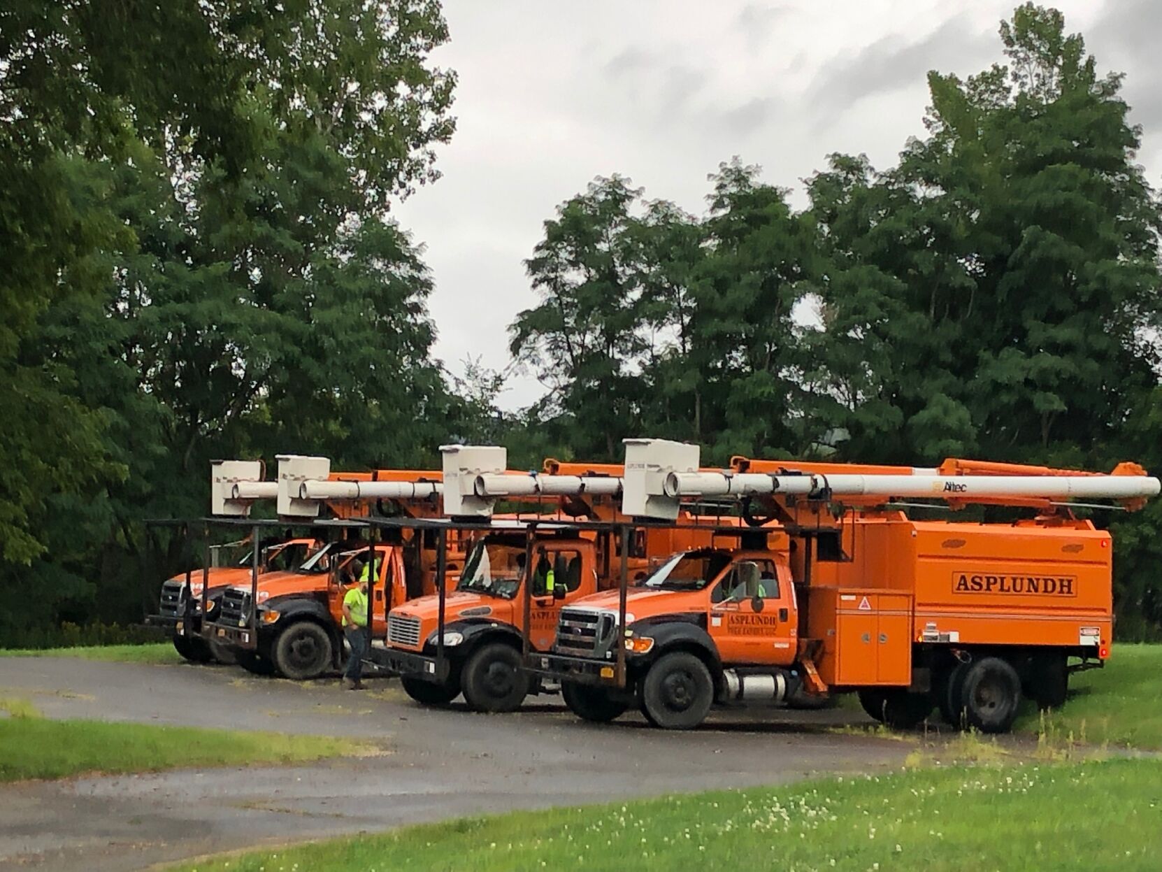 Trucks lines up